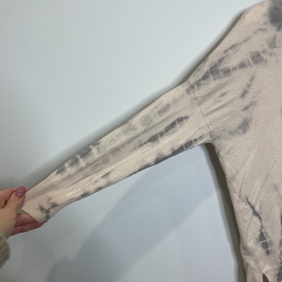 Chan Luu Tie Dye Oversized Long Sleeve Top 45% Cashmere, 55% Silk - Picture 2 of 5